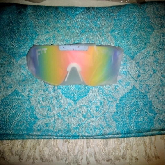 Fit Viter U.V.400 Polarized multicolor Sunglasses w/ adjustable E~Spot & Frames - Picture 8 of 11